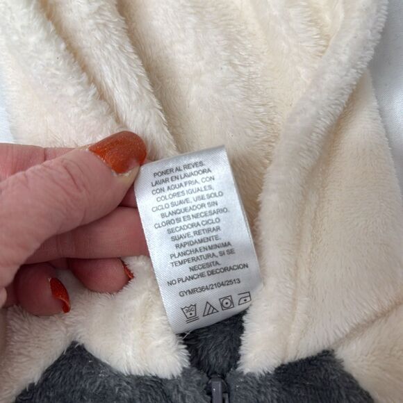 Disney Minnie Mouse Fuzzy Jumpsuit. Size 6/9 Months. - Picture 7 of 9